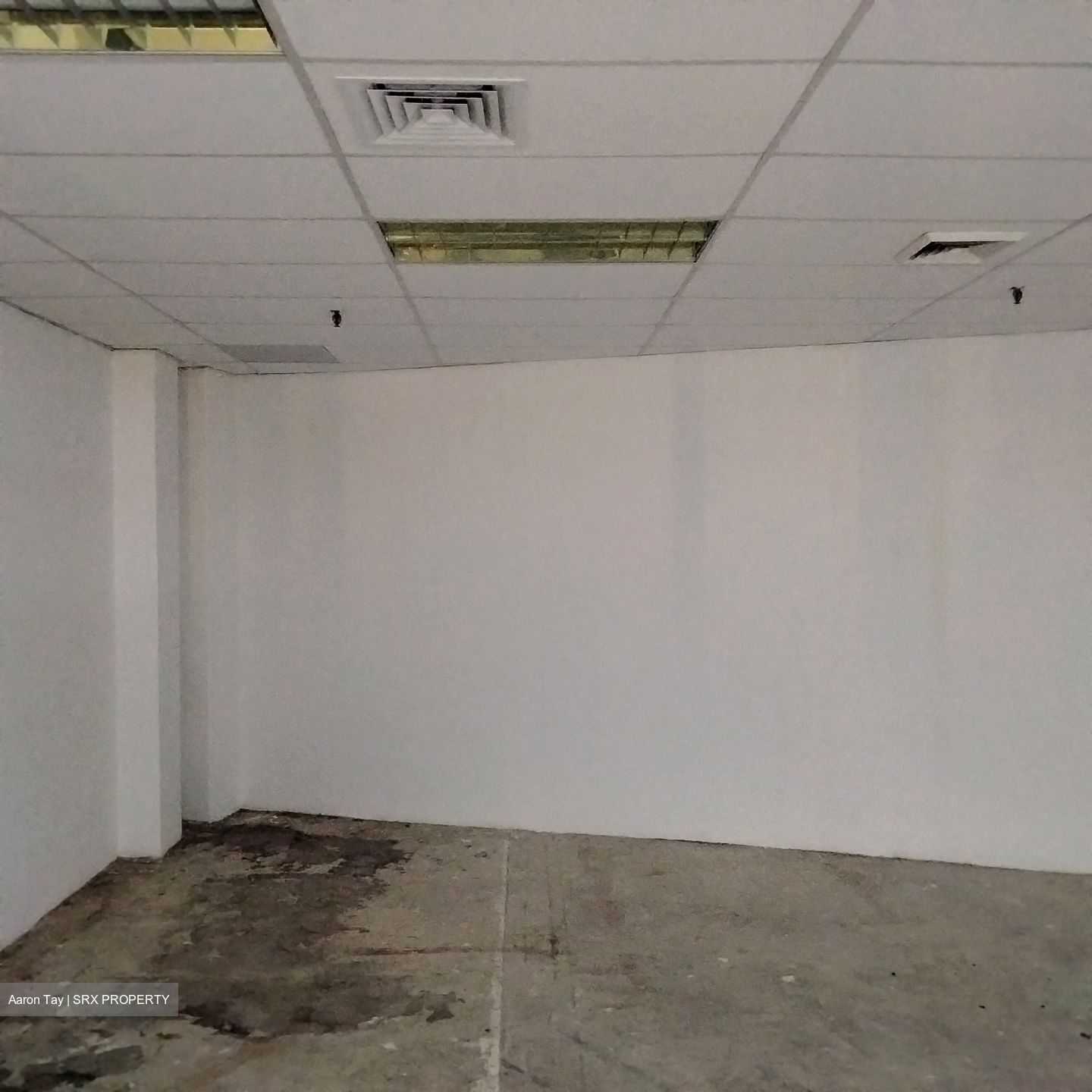 Lucky Plaza (D9), Retail #553730131